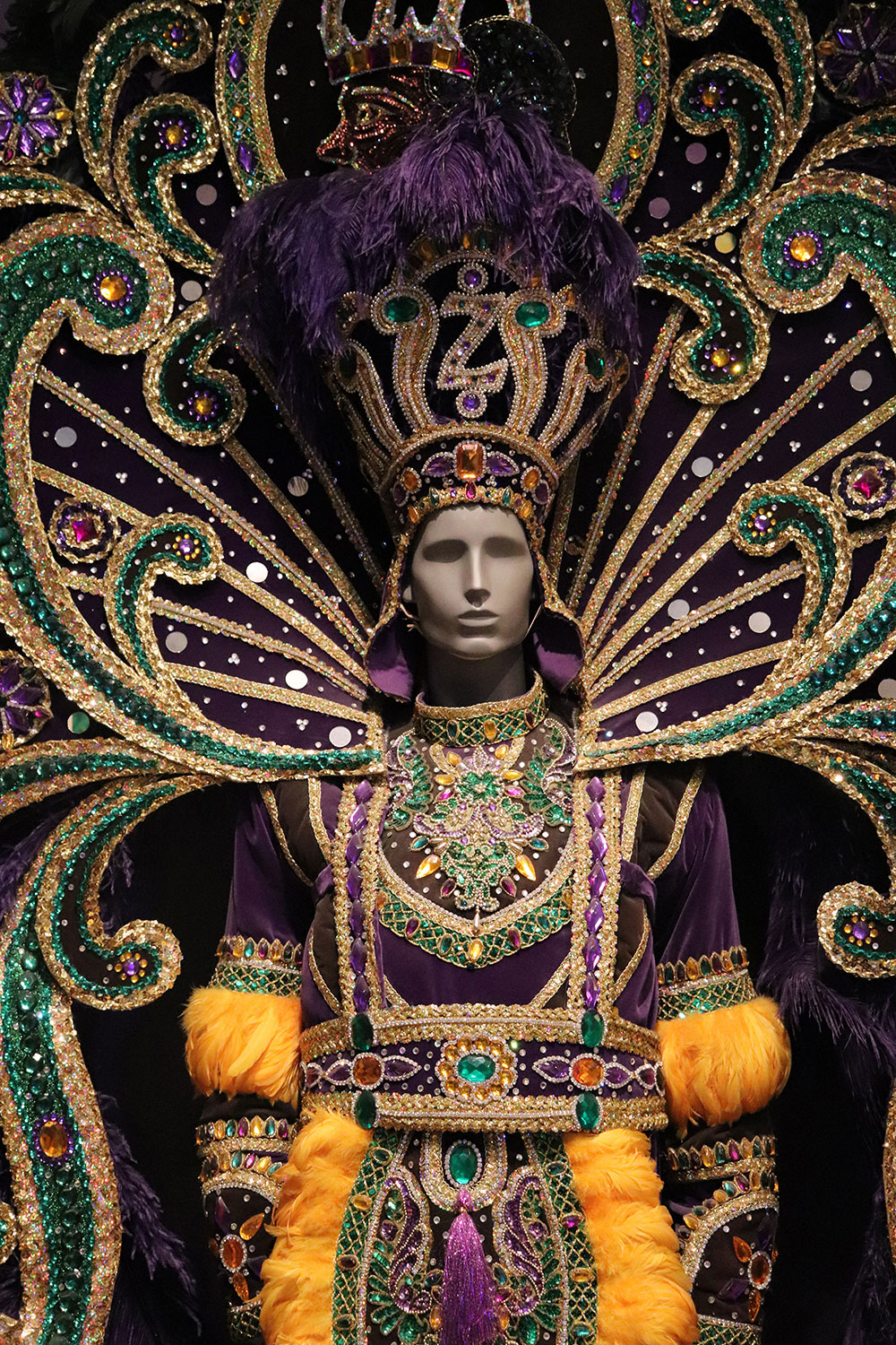 File:Mardi Gras revelers in costume inspired by both Japanese and scarecrow  motives in New Orleans Louisiana in the 1930s.jpg - Wikimedia Commons